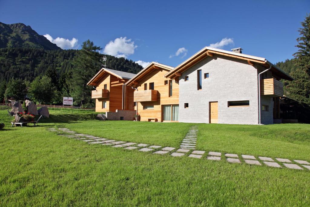 Baita Aurora Aparthotel Predazzo Exterior photo